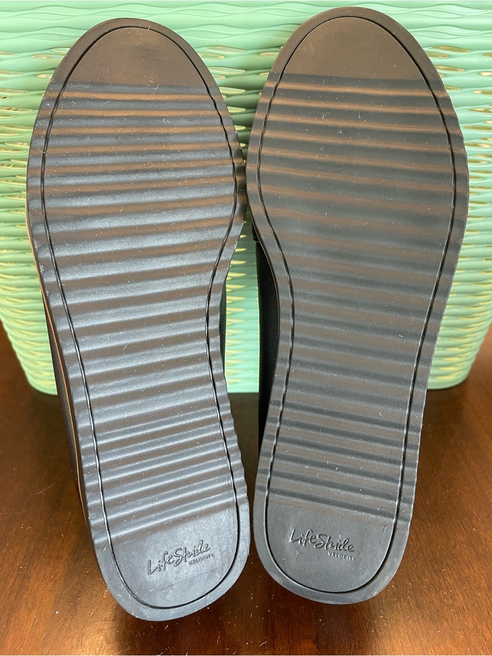 NWOT Life Stride Black  Loafer with Tortoiseshell Chain Accent - Picture 7 of 7